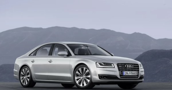 (4.7 секунди, 250 км/ч)

Преди Audi да превключи A8 изцяло на бензин през 2018 г., компанията предлагаше своята луксозна лимузина с 4,2-литров V8 двутурбо дизелов двигател. С мощност от 385 к.с. и въртящ момент от 850 Нм, това беше най-мощният дизелов A8, създаван някога. Той осигурява съперничеща на суперавтомобил производителност, като същевременно е доста икономичен – 7,22 литра на 100 км. За справка, най-новият F-150 Hybrid има само 770 Нм въртящ момент. 
Поради по-големия капацитет - V8 TDI дърпа от много ниски обороти, постигайки пълен въртящ момент при 2000. Този турбодизелов звяр е идеален за луксозна лимузина. Той е тих, за разлика от предишните дизели, и работи заедно с осемстепенната автоматична скоростна кутия с гладко превключване.

Междувременно системата Quattro AWD гарантира, че гумите винаги имат добро сцепление, дори когато ускорявате рязко. Вичко това в огромен немски седан, който може да измине почти 1100 км с един резервоар. Жалко, че Audi ограничи максималната скорост.